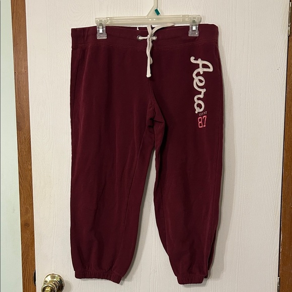 Aeropostale Burgundy Cropped Jogger Pants Women’s Size Large - Picture 1 of 4